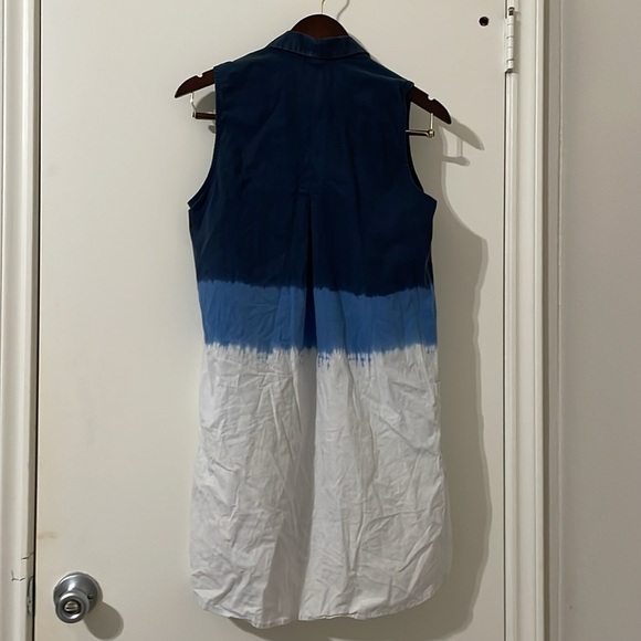 Stylish Blue and White Sleeveless Dress - Picture 5 of 5